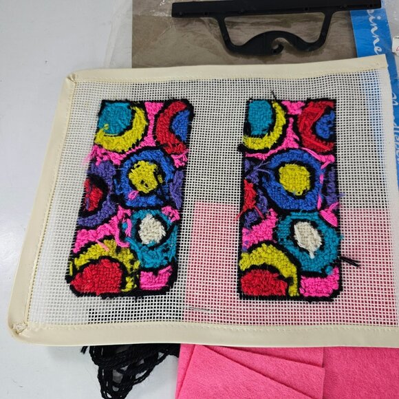 Vintage Spinnerin Needlepoint Eyeglass Case Kit Completed Ready To Put Together - Picture 7 of 8